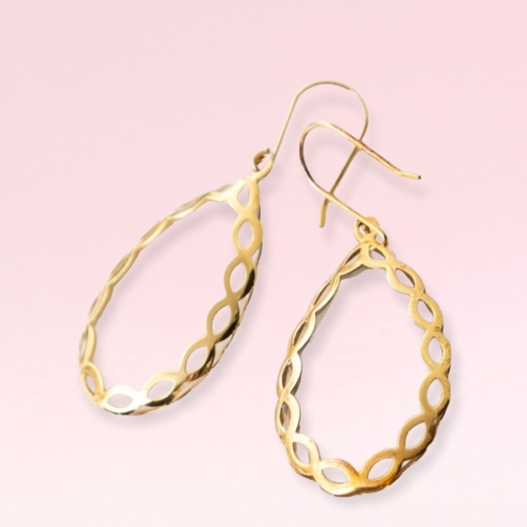 Faceted Clear Quartz Pear Gemstone Earrings - Picture 3 of 16